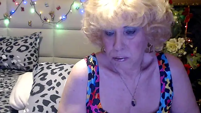 HappyWomanOn online show from 04-25-26, 06:16