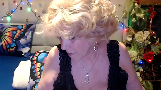 Snapshot of HappyWomanOn chatting on 04-29-26, 06:03 HappyWomanOn online show from 04-29-26, 06:03