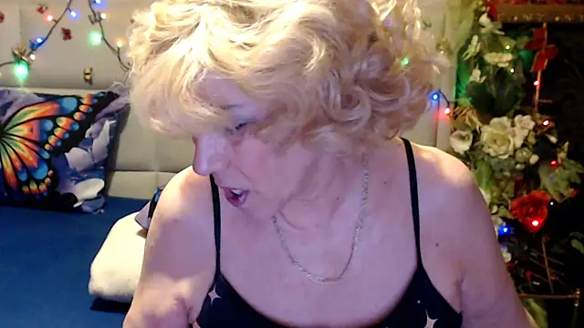 Snapshot of HappyWomanOn chatting on 05-02-26, 09:14 HappyWomanOn online show from 05-02-26, 09:14