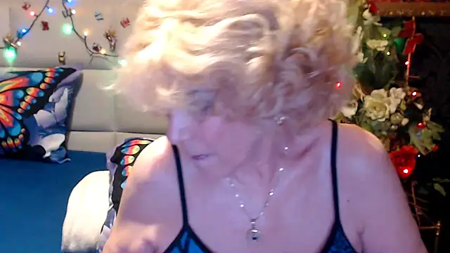 Snapshot of HappyWomanOn chatting on 05-03-26, 09:59 HappyWomanOn online show from 05-03-26, 09:59