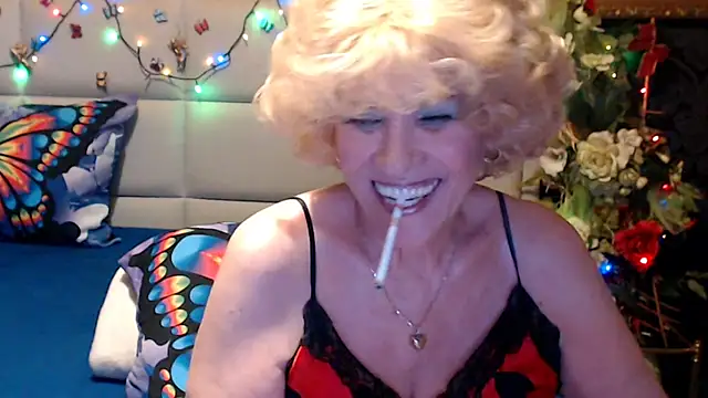 Snapshot of HappyWomanOn chatting on 05-04-26, 08:38 HappyWomanOn online show from 05-04-26, 08:38