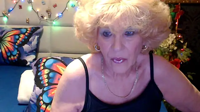 Snapshot of HappyWomanOn chatting on 05-05-26, 09:06 HappyWomanOn online show from 05-05-26, 09:06