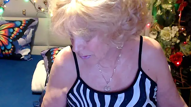 Snapshot of HappyWomanOn chatting on 05-09-26, 09:20 HappyWomanOn online show from 05-09-26, 09:20