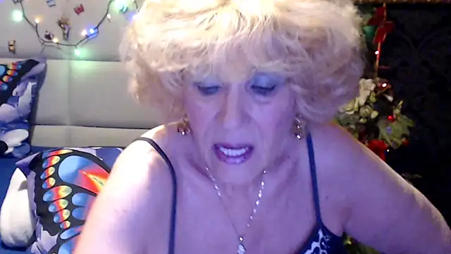 Snapshot of HappyWomanOn chatting on 05-11-26, 06:16 HappyWomanOn online show from 05-11-26, 06:16