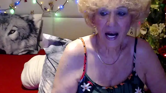 Snapshot of HappyWomanOn chatting on 05-31-26, 09:27 HappyWomanOn online show from 05-31-26, 09:27