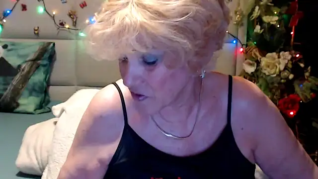 Snapshot of HappyWomanOn chatting on 06-03-26, 08:39 HappyWomanOn online show from 06-03-26, 08:39