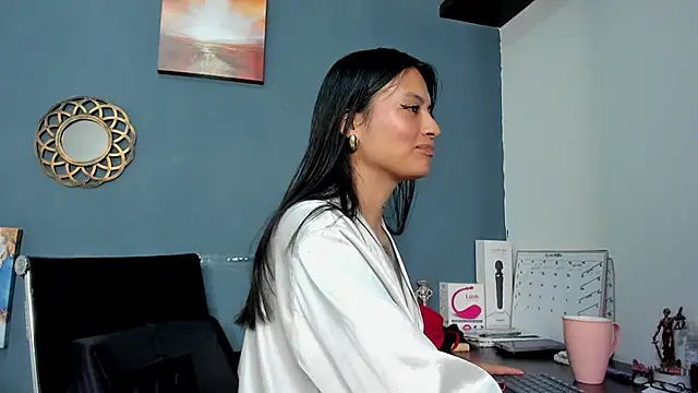 nia  white online show from 12-17-24, 05:47