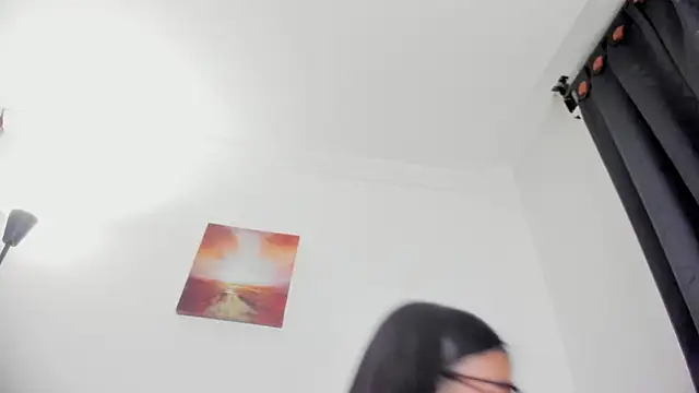 nia  white online show from 04-23-26, 12:12