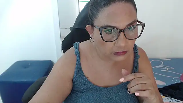 Snapshot of Katha_Marck chatting on 05-02-26, 05:51 Katha Marck online show from 05-02-26, 05:51