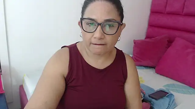 Snapshot of Katha_Marck chatting on 05-19-26, 12:44 Katha Marck online show from 05-19-26, 12:44