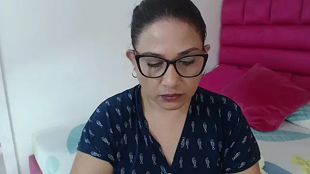 Snapshot of Katha_Marck chatting on 05-25-26, 12:55 Katha Marck online show from 05-25-26, 12:55