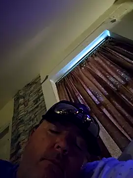 Hotredheadandtoungelasher online show from 04-23-26, 01:13