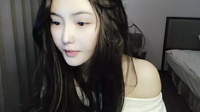 Snapshot of TBgril chatting on 02-14-26, 12:02 TBgril online show from 02-14-26, 12:02