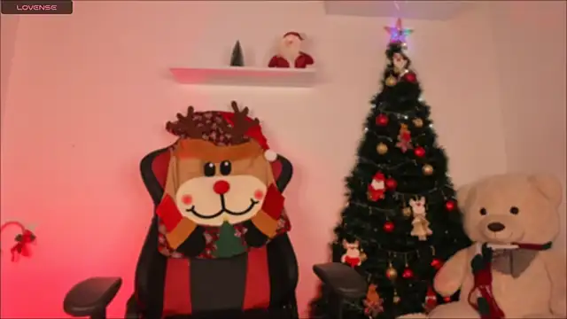 Snapshot of Irisweet_ chatting on 12-13-24, 12:53 Irisweet online show from 12-13-24, 12:53