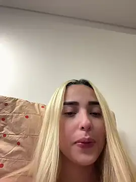 Snapshot of Irisweet_ chatting on 02-12-25, 05:37 Irisweet online show from 02-12-25, 05:37