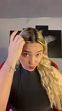 Snapshot of Irisweet_ chatting on 12-14-25, 03:17 Irisweet online show from 12-14-25, 03:17