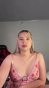 Snapshot of Irisweet_ chatting on 01-05-26, 09:18 Irisweet online show from 01-05-26, 09:18