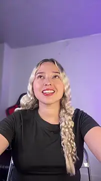 Snapshot of Irisweet_ chatting on 01-06-26, 11:18 Irisweet online show from 01-06-26, 11:18