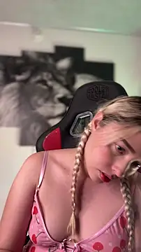 Snapshot of Irisweet_ chatting on 02-06-26, 10:24 Irisweet online show from 02-06-26, 10:24