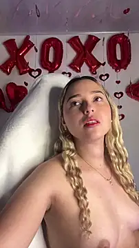 Snapshot of Irisweet_ chatting on 02-15-26, 04:36 Irisweet online show from 02-15-26, 04:36