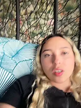 Snapshot of Irisweet_ chatting on 03-06-26, 09:00 Irisweet online show from 03-06-26, 09:00