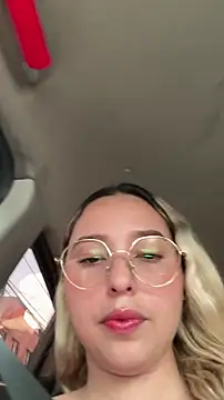 Snapshot of Irisweet_ chatting on 03-14-26, 04:01 Irisweet online show from 03-14-26, 04:01