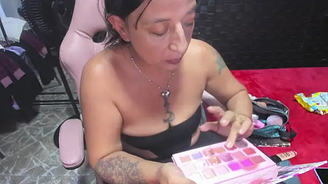 mature sexi40 online show from 06-25-26, 11:48