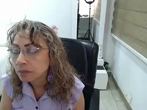 Snapshot of jesy_hot chatting on 01-29-25, 01:16 jesy hot online show from 01-29-25, 01:16