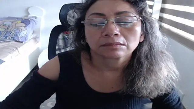 Snapshot of jesy_hot chatting on 07-12-26, 01:24 jesy hot online show from 07-12-26, 01:24