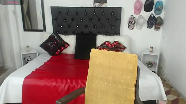 Snapshot of Sweetbigcatt chatting on 03-16-25, 09:49 Sweetbigcatt online show from 03-16-25, 09:49