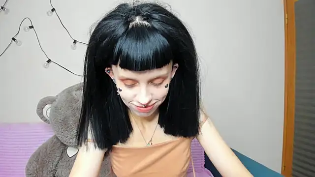 Snapshot of FlowerOfSin2001 chatting on 09-13-25, 03:12 FlowerOfSin2001 online show from 09-13-25, 03:12