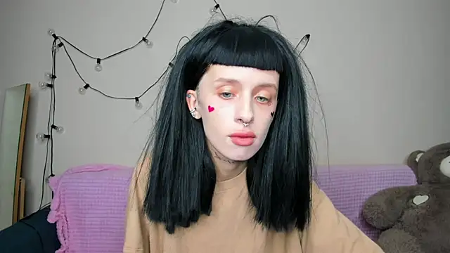 Snapshot of FlowerOfSin2001 chatting on 10-01-25, 02:45 FlowerOfSin2001 online show from 10-01-25, 02:45