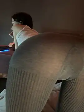 Snapshot of Bastet chatting on 01-17-25, 10:45 Bastet online show from 01-17-25, 10:45