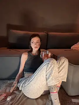 Snapshot of Bastet chatting on 02-21-25, 09:43 Bastet online show from 02-21-25, 09:43