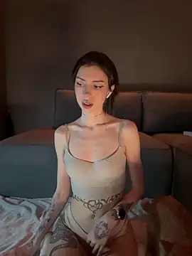 Snapshot of Bastet chatting on 03-06-25, 12:32 Bastet online show from 03-06-25, 12:32