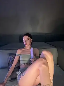 Snapshot of Bastet chatting on 10-31-25, 08:43 Bastet online show from 10-31-25, 08:43