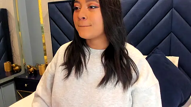 Snapshot of Sariitaa_ chatting on 11-08-25, 11:32 Sariitaa online show from 11-08-25, 11:32