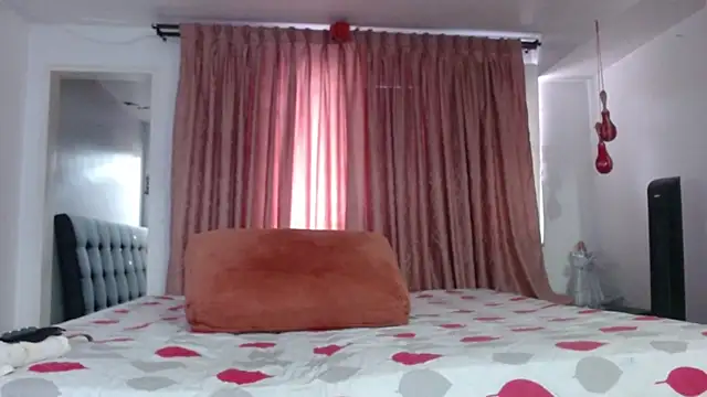 linapalacios online show from 06-02-26, 10:34
