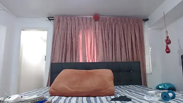 linapalacios online show from 07-05-26, 10:28