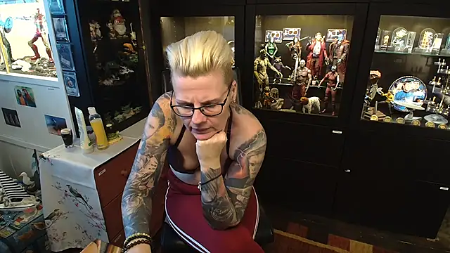 MaryG online show from 01-22-25, 02:03