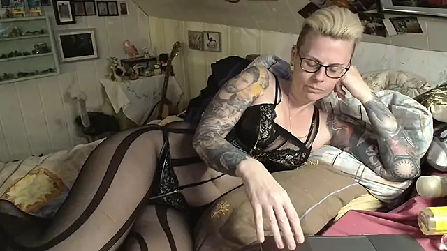 MaryG online show from 02-27-25, 07:04