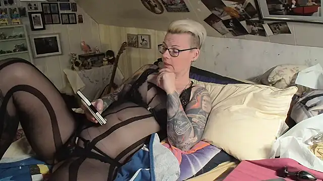 MaryG online show from 03-02-25, 07:23