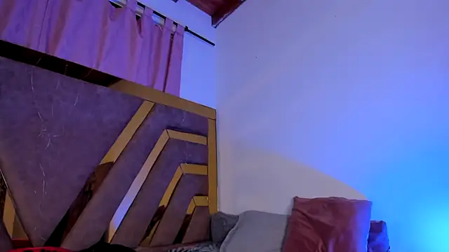 Snapshot of GiselReyes chatting on 01-21-25, 05:05 GiselReyes online show from 01-21-25, 05:05