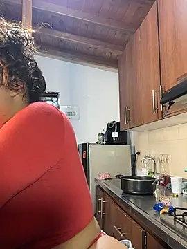 Snapshot of GiselReyes chatting on 10-07-25, 01:47 GiselReyes online show from 10-07-25, 01:47