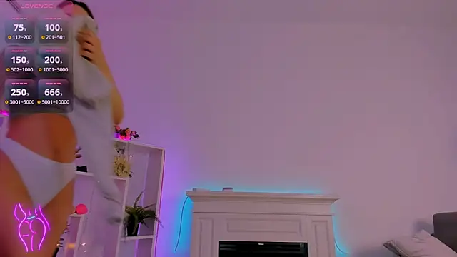 Snapshot of Alice_in_the__Wonderland chatting on 02-05-25, 01:11 Alice in the Wonderland online show from 02-05-25, 01:11