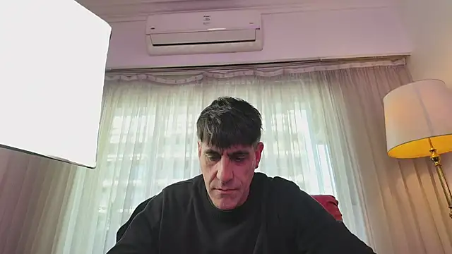 Snapshot of Elnonoykeila77 chatting on 05-18-26, 04:35 Elnonoykeila77 online show from 05-18-26, 04:35