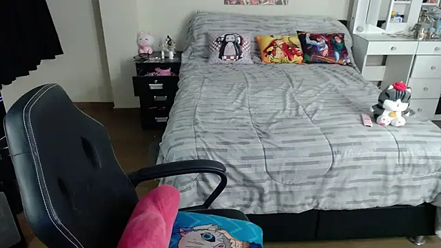 kittykat18x online show from 10-29-25, 02:58