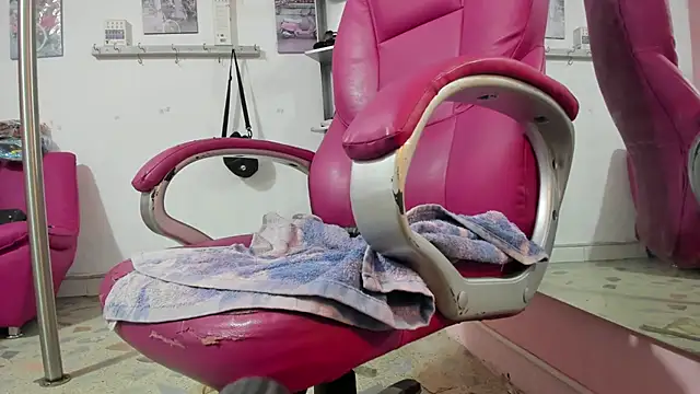 Snapshot of CAMILA--REY chatting on 01-19-26, 12:09 CAMILA--REY online show from 01-19-26, 12:09