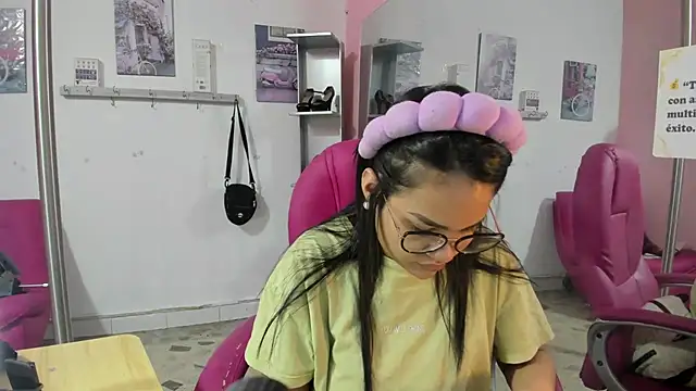 Snapshot of CAMILA--REY chatting on 02-01-26, 11:20 CAMILA--REY online show from 02-01-26, 11:20