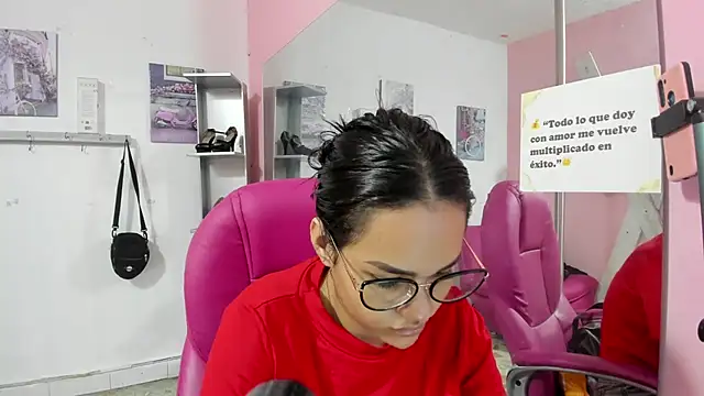 Snapshot of CAMILA--REY chatting on 02-07-26, 11:25 CAMILA--REY online show from 02-07-26, 11:25